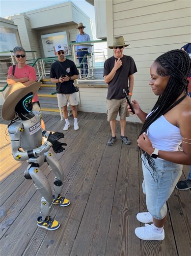 Robot talking to women #robot | Robot