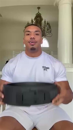 Ever felt your lifting belt is either too tight or too loose? That’s the problem with traditional lever belts—the gaps are huge, so it rarely feels just right. That’s why we created the PR Ratchet Belt. After 2 years of development, it solves the problem no other belt can: ✅ Millimeter-by-millimeter precision – adjust until it fits perfectly ✅ Quick-release lever – take it off in seconds after a heavy set ✅ 10mm top grain leather – built to last through your toughest training cycles No more choo