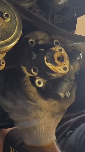 REMPLACEMENT DE LA POMPE DE DIRECTION ASSISTÉE | REPLACING THE POWER STEERING PUMP (POLO 1.9 SDI)