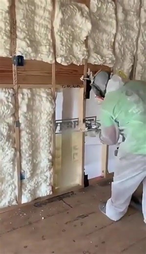 The AP spray gun is ideal for high-volume spray polyurethane foam and polyurea applications.