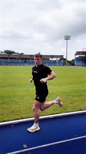 2.4K views · 17 reactions | Comment ‘’Shin Splints’’ There is a lot of mental advice in the space around shin splints. Just follow these three steps & ignore anyone who tells you ice your fucking shins. HS | Harry Shepherd | Facebook