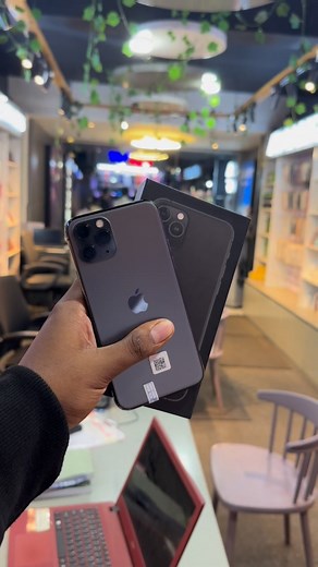 31K views · 1.8K reactions | #iPhone New Stock Just Arrived 殺...