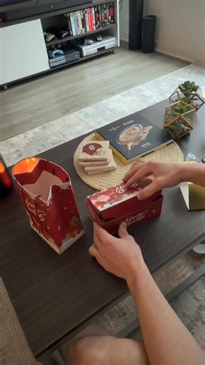 Make your gift explode with fun 🎁💥 The Christmas Surprise Box Explosion turns ordinary cash gifts into a hilarious and unforgettable moment! Perfect for Christmas, birthdays, or any surprise — just open and watch the magic pop! follow me for more | link in bio. #amazonmusthave #amazonfinds #christmashgift #giftideas #funnygifts #moneybox #santabox | snappypick