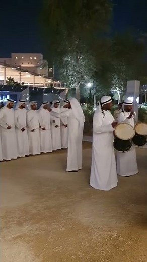Traditional Arabic Dance with Music - Trending - UAE Emirati رقص عربي تقليدي