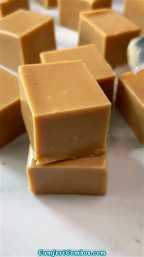 🥜🍬 2-Ingredient Peanut Butter Marshmallow Fudge 🍬🥜 I make this when I want something ultra creamy and nostalgic with almost no effort. It’s soft, fluffy, and tastes like a sweet spoonful straight from the jar. 😊 INGREDIENTS: Main Ingredients: - 1 cup peanut butter - 1 1/2 cups marshmallow creme ... #PeanutButterFudge #NoBakeDessert #EasyTreats | Comfort Combos