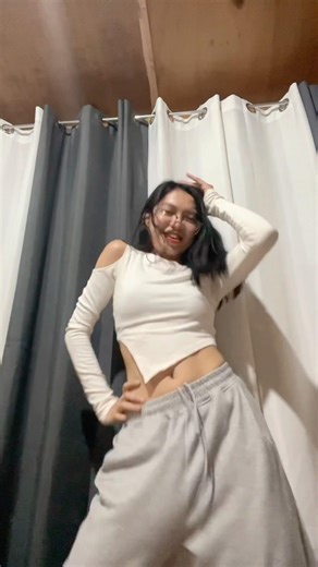 Kitty kat dance trend dc: @nianaguerrero #dance #dancetrend #tiktok #shorts