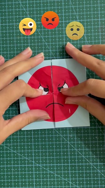 Origami Paper Emoji | DIY Emoji || Face Changer tutorial #art #ytshorts #satisfying #shorts #shortsfeed #emoji #happy #sad #angry #silly #diy #diyemoji #easy #origamicraft #origami #origamicraftwithpaper #facile #arte #disegno #viral #kidscraftology #tiktok #fyp #foryou #tutorial #stepbystep #forkids #papercraft