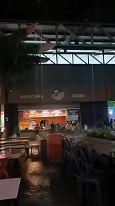 ¡QUE NO SE TE MOJE LA TORTA! La fuerte tormenta de esta tarde ha provocado que el área de comida de ex Forum Cuernavaca sufra afectaciones | 24 Morelos
