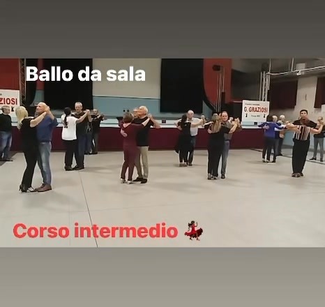 🔹Ballo da sala 🔹Corso intermedio 💃🏾 #ballodicoppia #ballodasala #divertimento Scuola di ballo Redmoondance 📍Carpi 📍Budrione di Carpi 📍Medolla (Mo) | Red moon dance di Barbara Benatti