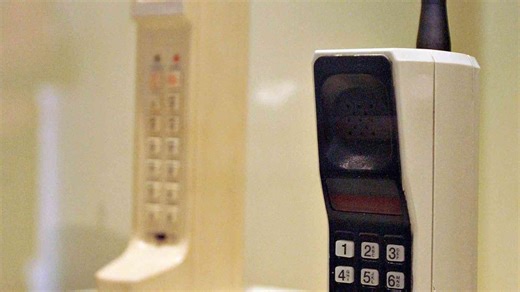 Motorola Engineer Celebrates 50th Anniversary of First Cellphone Call