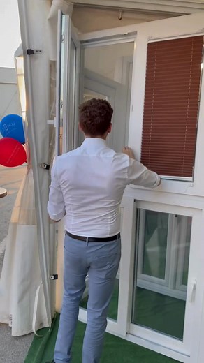 🎥 Fixed Insect Screen - Quick & Easy! Here’s a behind-the-scenes look from our recent trade fair – watch how simple it is to remove and reinstall our fixed insect screen! 🦟✨ Practical. Durable. Hassle-free. Perfect for cleaning, storage, or quick adjustments. 🛠️ Visit us to discover more smart solutions for your home! | Royalty Screens & Blinds