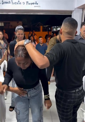 Cuando el Espíritu Santo se manifiesta nada queda normal 🔥 | holy spirit activate