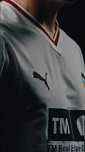 Blanco y Rojo Torino 🦇 | VALENCIA CF