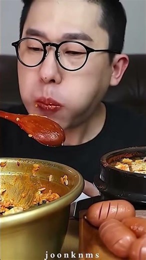 Korean eating food 🍜🥢
