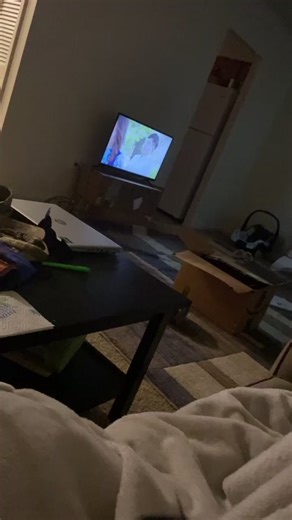 After dinner farts. Idk why I think farting is so funny #farts #babyvalerie #pregnant #pregnantfarts #32weekspregnant #girlfarts