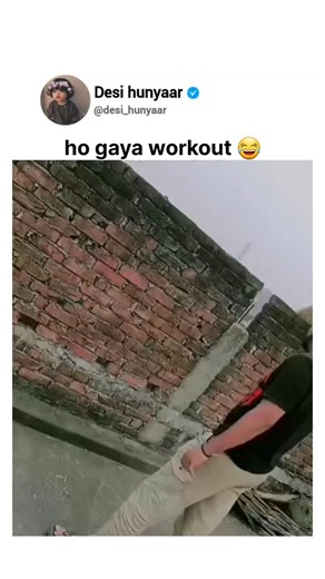 Desi hunyaar on Instagram: "在日本，研究人员正利用智能人行道将日常活动转化为清洁能源⚡。这些道路内嵌特殊的压电材料，可以从行人的脚步中收集动能。当人们行走、奔跑或跳跃时，路面会轻微变形，从而产生机械压力。压电晶体将这种压力转化为电能🔋。 这些能量可用于照亮路灯、为公共显示屏供电，甚至监测行人流量。这种技术不仅减少了能源浪费，还展示了未来城市的无限可能🌍。 在东京、京都等城市的试验区，人们的每一步都在为绿色地球贡献力量💚。科技让生活更环保，也让每一个脚步更有意义✨"