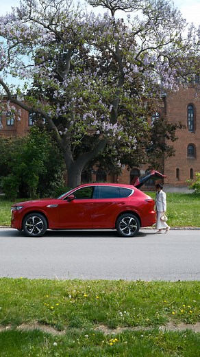 Gamze Esen on Instagram: "Built to move you – beyond limits ❤️‍🔥 Selbst bei Schere, Stein, Papier wird’s ernst – denn beim Mazda CX-60 will einfach jeder ans Steuer 🥰 /Anzeige Mit seinem kraftvollen Plug-in-Hybrid-Antrieb, edlem Design und modernster Ausstattung ist er wie gemacht für alle, die mehr wollen als nur von A nach B zu kommen 💌 @mazda_oesterreich #Mazda #CX60"