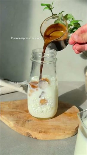 Starbucks at home! Coffee recipe #coffee #coffeeaddict #coffeetiktok #coffeeathome #fyp