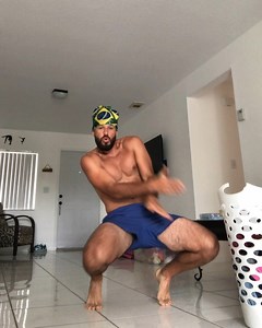291K views · 8.2K reactions | A quién mas le tocó lavar así hoy ???? #rebolaxe #dance #funvideo | Rebolaxe Omar Gonzalez | Facebook