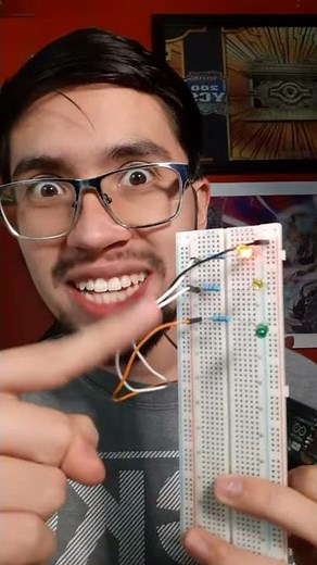 🔴 SEMÁFORO en ARDUINO ▶ 8 DÍA (30daystobemaker) #shorts