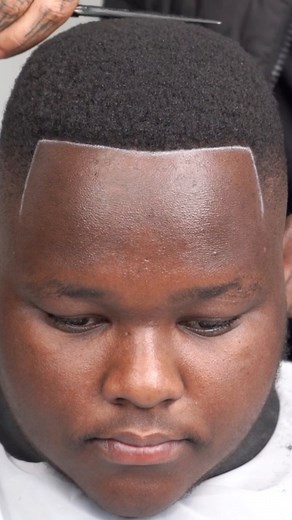 Visit our website to get started 📈 Learn the fundamentals of men’s advanced hair cutting | with multiple lessons structured in way that teaches you how to use an advanced techniques for precision hair cutting 📈 Our courses allows you to have a better understanding of how hair works and gives you the knowledge and confidence to work and deal with all hair types and lengths 📈 visit our website to get started 🌍 _______________________________........#barbertalent #barberlife #barbertakeover #ba