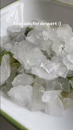 Perfect summer sweet treat 🥑 Avocado Condensed milk Evaporated milk Crushed ice #sweettreat