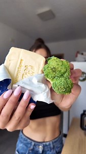 🌱 Broccoli Butter Magic Recipe The Green Gold Upgrade Your Kitchen Deserves ✨🧈 This isn’t just butter… this is flavor alchemy. We’re talking creamy, dreamy butter infused with vibrant green magic 🌱 – ready to turn your toast, pasta, veggies, or snacks into pure luxury. ⸻ How to make Broccoli Butter: 1️⃣ Decarb the Broccoli – Preheat oven/airfryer to 140–145°C (285–290°F). – Chop fresh broccoli buds into small, even pieces. – Spread on tray and bake/airfry 40 min (stir halfway). You want them 