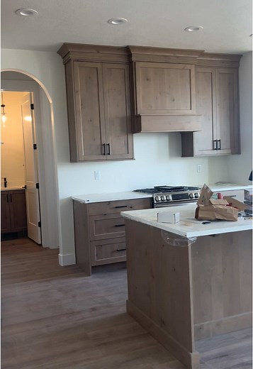 Reach out today so we can get your family in a brand new home in time for the 2025 holidays! • • #MarqueeHomesUtah #DesignBuildLive #customhomebuilder #utahhomebuilder #utahnewconstruction