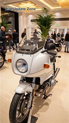 😱New 2026 BMW R100RS – Timeless Sport Touring Icon in Luxury Showroom