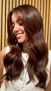 LES CISEAUX PARISIENS on Instagram: "Retour de notre @maureenvltt pour une retouche patine pour entretenir son balayage 🔥 On a opté pour un gloss Coper Brown avec les Shades EQ de chez @redken @redkenfr Un bon soin @laetitiavieira.paris et un beau dégradé pour restructurer sa chevelure et lui redonner une belle forme ✨"