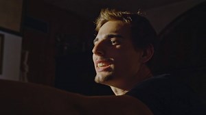 UOMINI VOLANTI - QUARTO EPISODIO Tra sguardi condivisi fra passato e futuro, prosegue il viaggio dei nostri eroi. A volte "Ci vuole fortuna... E la fortuna non ti regala mai niente, ti presta qualcosa..." Continuate a condividere il sogno con loro! #uominivolanti2018 #lanazionale #VolleyballWChs #volleymondiali18 #SuperLega | Lega Pallavolo Serie A