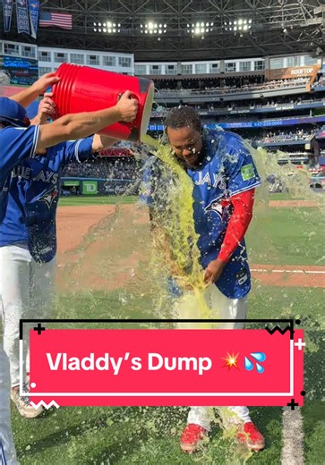 Also, Josh’s first time with the bucket 👀 #MLB #BlueJays #VladimirGuerreroJr #MylesStraw #JoshSmith