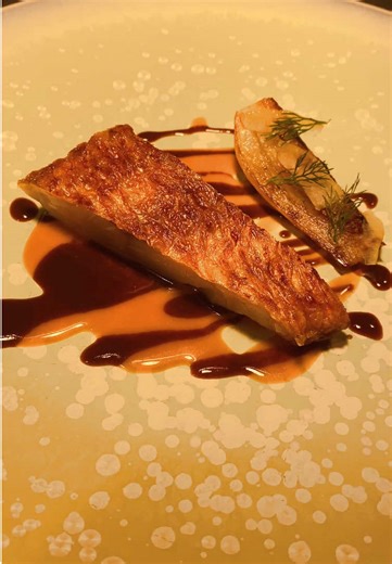 Rouget-barbet, fenouil et cédrat ✨ Une nouvelle création signée Toshitaka Omiya, à savourer en ce moment chez Alliance. Rendez-vous sur notre site pour réserver votre table ! #restaurantalliance #michelinguide #michelinfrance #chef #omiyatoshitaka