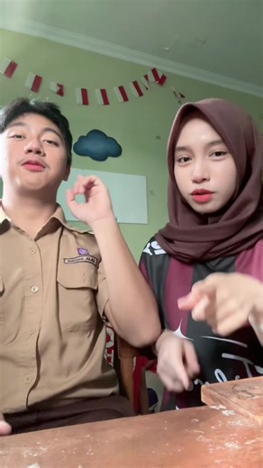 kmms (@ryjhtt)’s videos with EEEE A - dia