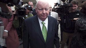 Mike Duffy can’t take Senate to court over loss of pay, judge rules