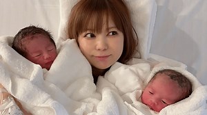 中川翔子 双子の初授乳の様子＆夫の初出しショット公開「美しすぎるー」「幸せそうなしょこたんの表情」 - ABEMAエンタメ - 話題のSNS (ニュース) | 無料動画・見逃し配信を見るなら | ABEMA