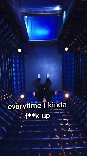 Hilarious Blooper Reel from The Flash Set