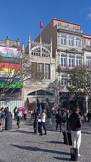 654 reactions · 29 shares | Neste segundo dia da "Uma semana pelos cantos e encantos de Portugal", a belíssima cidade do Porto a cidade Invicta. Dia de quarta feira 19 convosco pelo Porto Viver Portugal Tours é mesmo viver Portugal com muito mais encanto A vossa Agência de passeios turísticos em Portugal +351 93 971 95 13 Info@viverportugaltours.com www.viverportugaltours.com Vídeo de: @viverportugaltours | Viver Portugal Tours | Facebook