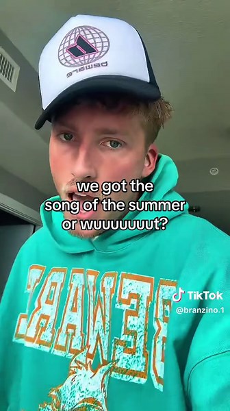 wwwwWHATS UP TIK TOK‼️😃‼️☀️👙⛱️🩳🧴🕶️