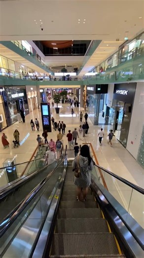 dubai mall tour 🛍️ inside the world’s biggest shopping mall | dubai travel reel