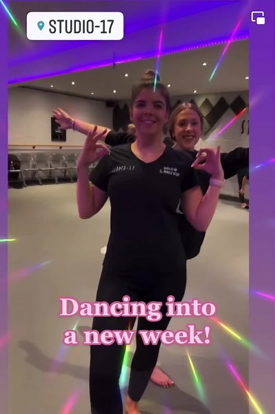 Dancing into a new week! 👯‍♀️💜#studio17 #dancing #2022 #danceschool #danceteacher #dance #misslauren