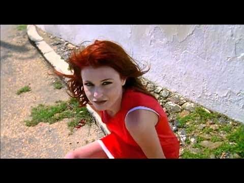 Axelle Red - Le monde tourne mal (Clip Officiel)