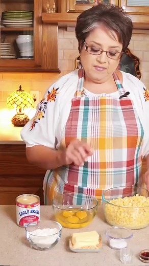 Enjoy this classic Pan de Elote as a dessert or side //Sweet Mexican Cornbread ❤️ NGREDIENTS _______________ 4 C. Fresh corn off the cob 1 14oz. can Sweetened condensed milk 3 extra large eggs 2 tsp Baking Powder 7 Tbs All purpose flour 1 1/2 tsp Vanilla 4 1/2 Tbsp soft unsalted butter 1/4 tsp Salt TIP: you can use 2 cans of canned corn (drained) or 4 C. thawed frozen corn instead of fresh. • About 40 minutes if using a 9x13 dish DISCLAIMER DO NOT EAT OR SERVE THIS DISH TO ANYONE WHO IS OR MIGHT