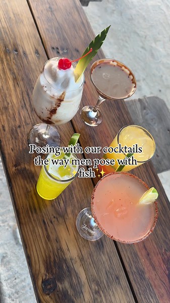 We’re as excited with our drinks as men are with their fresh catch 🐟🍹🥳 #fyp #cayecaulker #belize #lazylizard