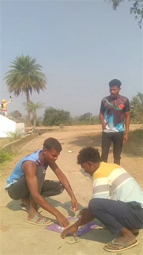 Suraj Sayam on Instagram: "आयला जादू 😂 #comedyvideo #viralreels #trending #viral #marathi Suraj sayam"