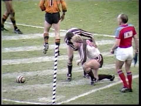 1984 Brad Izzard runs 99 mtrs and backs it up with 75 mtrs