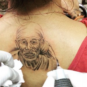 78 reactions · 3 comments | Recall Memories! 'Sai baba' tattoo design loved this design hope u guys liked it✌.#tattoo #saibaba #omsairam #saibabatattoo #saibabaofshirdi #god #saibabalovers #saibabablessings #tattoolover #tattooartist #tattooideas #godtattoo #inspiration #tattooinstagram #goddesigned #shiradi #baba #tattoos #sachintattooz #davangere . For Appointment kindly call : 8867168231 | Sachin tattoos art gallery | Facebook