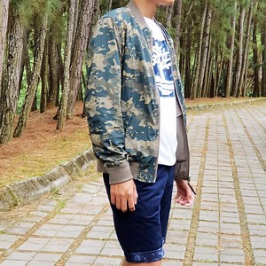 1 jacket. 2 looks. We love options. ✌️ #ReversibleJacket #CamoForSummer #ModernTrail #TimberlandMY | Timberland