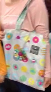 Und hier ein "Flug" über die Taschen der heutigen Workshopteilnehmer auf der h h Cologne. Einzigartige Taschen aus dem neuen farbenmix-Stoff "Bags to love: Geometric" | farbenmix