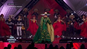Ana Bárbara impone con este Mariachi y traje Típico | Recordando Premios de la Radio . . . #pdlr #premiosdelaradio #EstrellaTV | ESTRELLA TV